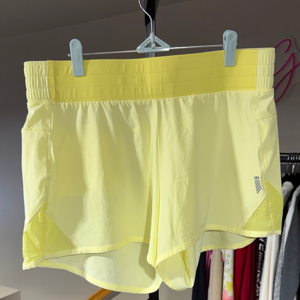 Helly Hansen Women's Light Yellow Tech Shorts NWOT